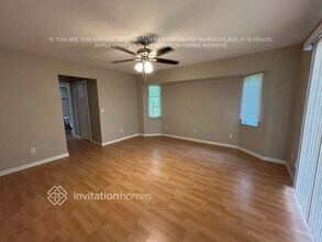 1358 Preston St in Port Charlotte, FL - Foto de edificio - Building Photo