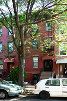 231 17th St Apartments