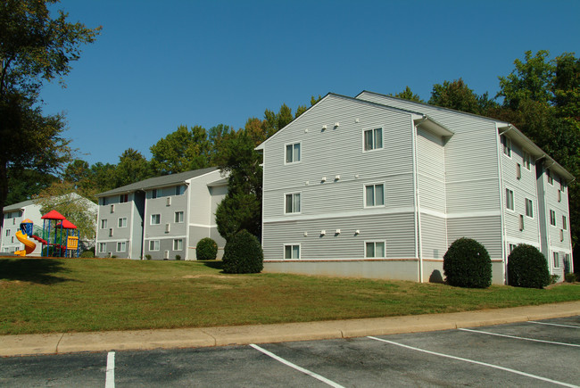 Woodland Crossing in Richmond, VA - Building Photo - Building Photo