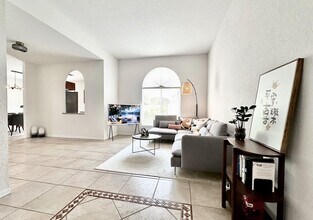 639 NW 130th Way in Pembroke Pines, FL - Building Photo - Building Photo