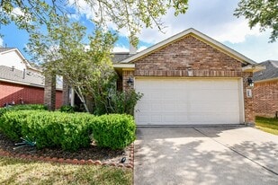 1905 Creek Run Dr in Pearland, TX - Building Photo