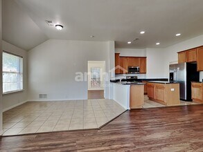 820 Cheryl St in Crowley, TX - Foto de edificio - Building Photo