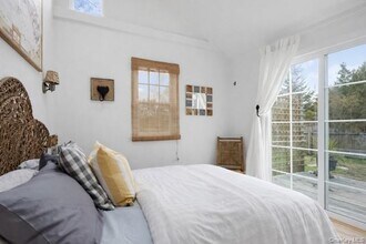 435 Montauk Hwy in Westhampton Beach, NY - Building Photo - Building Photo