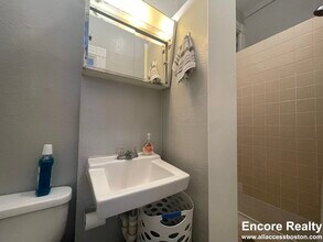 40 Anderson St, Unit 9 in Boston, MA - Building Photo - Building Photo