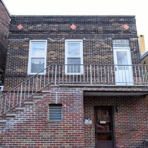 property at 1211 Hillside Pl