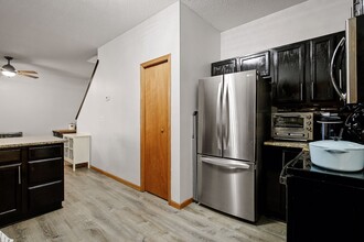 647 Roundhouse St in Shakopee, MN - Building Photo - Building Photo