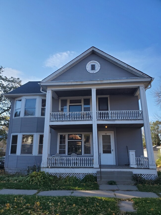 482 Michigan St, Unit 2