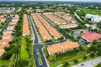 9451 Sardinia Way in Ft. Myers, FL - Foto de edificio - Building Photo