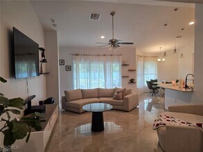 904 Edison Ave in Lehigh Acres, FL - Building Photo - Building Photo