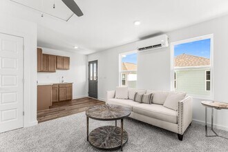 379 Arrowwood Blvd in Freeport, FL - Building Photo - Building Photo