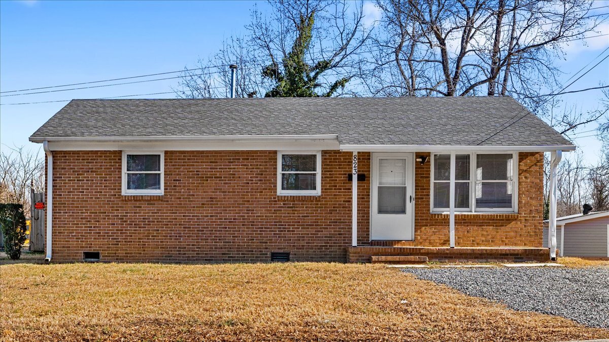 823 Avalon Rd in Greensboro, NC - Building Photo