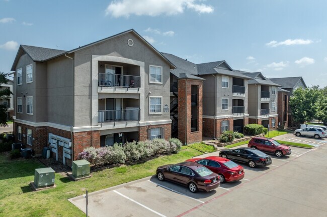 Valley Trails in Irving, TX - Foto de edificio - Building Photo