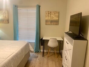 536 Winthrop Dr in Spring Hill, FL - Building Photo - Building Photo