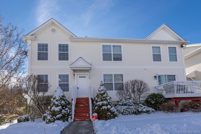 1 Lexington Way in Middletown, NY - Building Photo - Building Photo