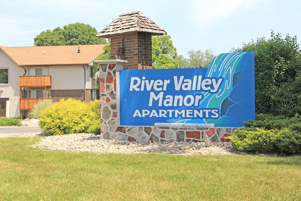 River Valley Manor Apartments in Flint, MI - Foto de edificio