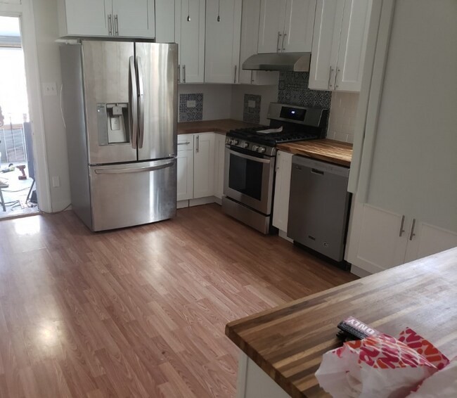 5648 W Goodman St in Chicago, IL - Building Photo - Building Photo