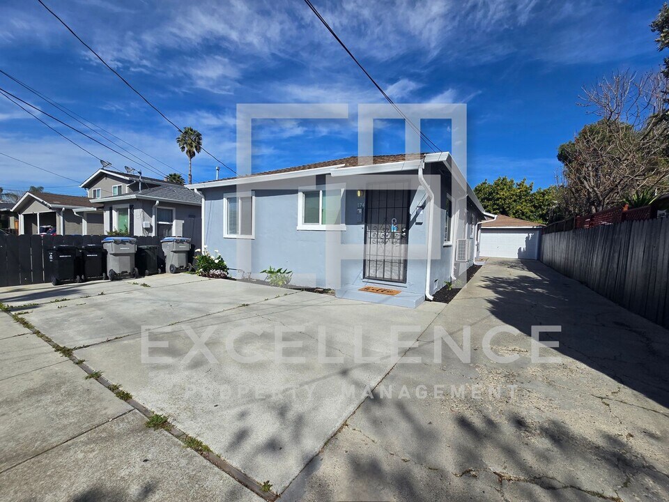 174 Rainier St in San Jose, CA - Building Photo