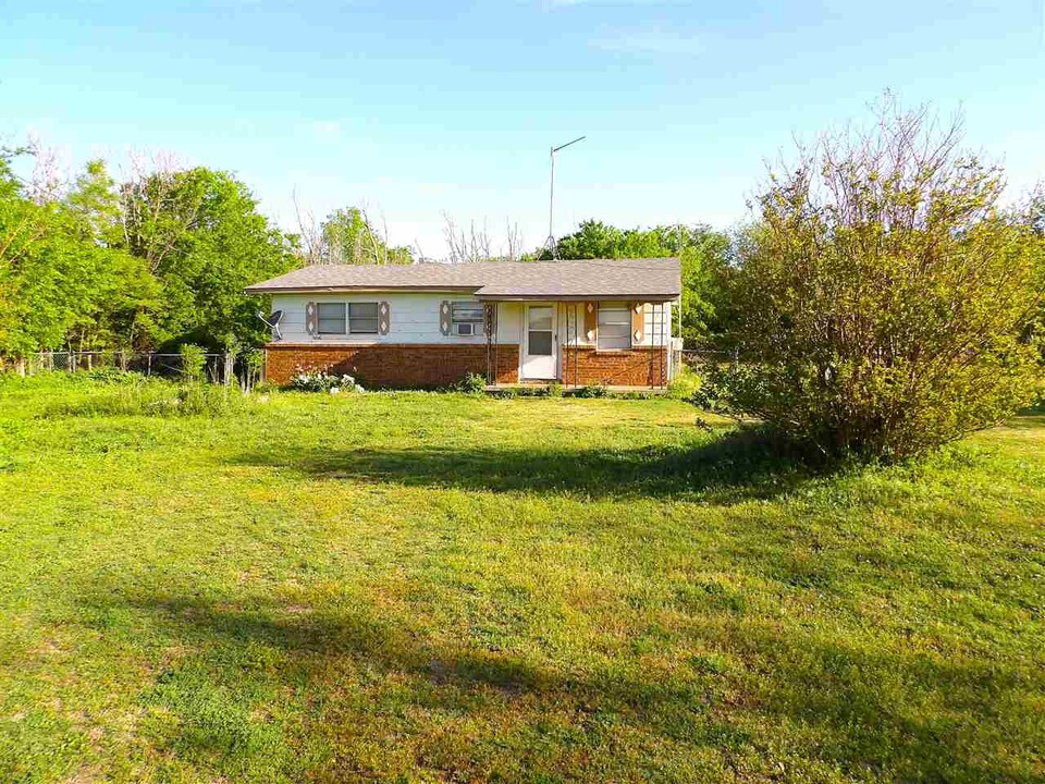 5216 NW McIntosh Rd in Lawton, OK - Building Photo