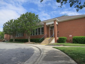 Courtyard Commons in Fuquay Varina, NC - Building Photo - Building Photo