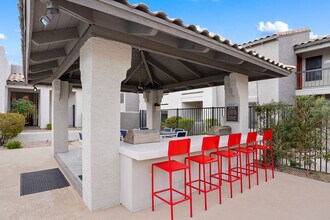 Cabrillo in Scottsdale, AZ - Foto de edificio - Building Photo