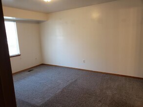 8300 Shields Dr in Saginaw, MI - Building Photo - Building Photo