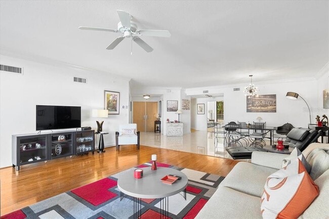 535 Sanctuary Dr in Longboat Key, FL - Building Photo - Building Photo