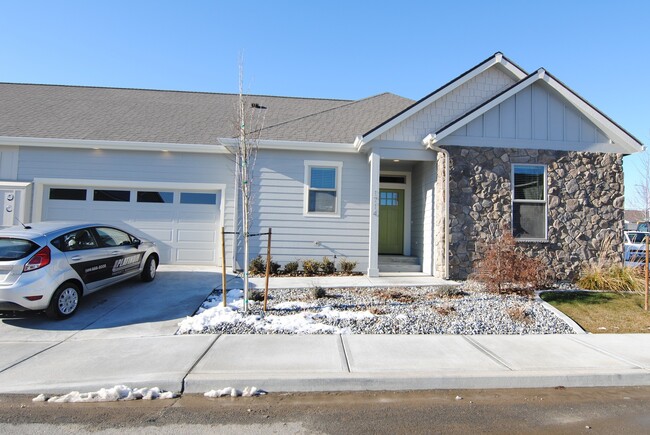 property at 1712-1714 Danny Boy Ln
