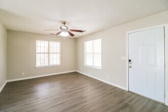 1113 Spring Creek Cir in Griffin, GA - Building Photo - Building Photo