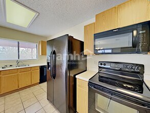 7206 Knights Haven in San Antonio, TX - Foto de edificio - Building Photo