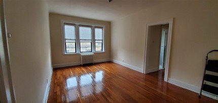 117 Kensington Ave-Unit -405 in Jersey City, NJ - Foto de edificio - Building Photo