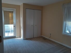 806 S Arlington Mill Dr in Arlington, VA - Building Photo