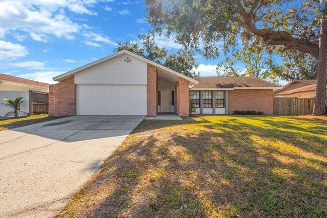 3729 Coppertree Cir in Brandon, FL - Building Photo - Building Photo