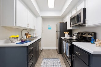 Vida46 in Phoenix, AZ - Foto de edificio - Building Photo