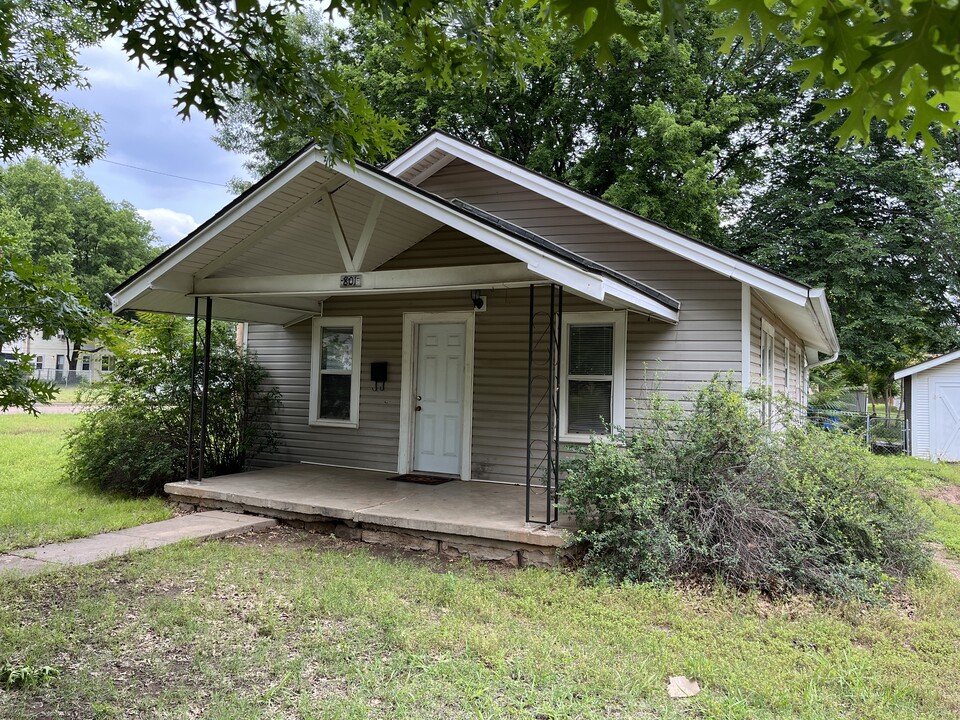 801 S Jefferson St in Stillwater, OK - Building Photo