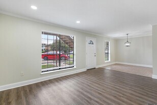 536 S Flannery Rd, Unit A in Baton Rouge, LA - Building Photo