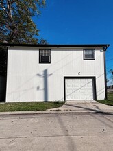 2 Bayshore Dr in La Porte, TX - Building Photo - Building Photo