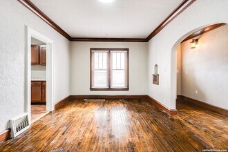 702 N Division St in Appleton, WI - Foto de edificio - Building Photo