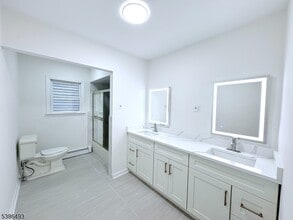 82 Elm St, Unit 1 in Newark, NJ - Building Photo - Building Photo