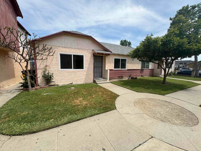 6421 E Olympic Blvd in East Los Angeles, CA - Building Photo - Building Photo