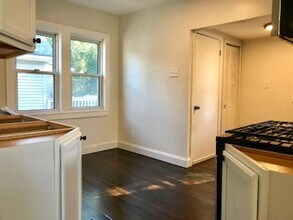 297 Fulton St, Unit 2 in Medford, MA - Foto de edificio - Building Photo