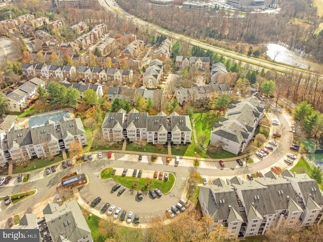 property at 10018 Vanderbilt Cir
