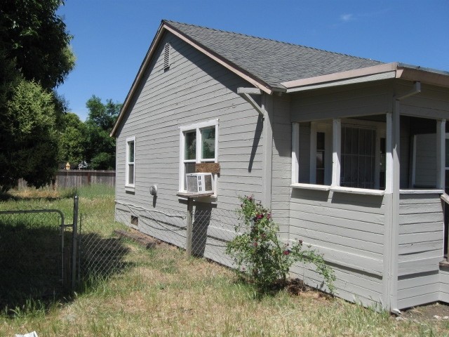 523 E Wood St in Willows, CA - Building Photo - Building Photo