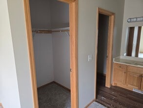 11683 Alpine Dr in Monticello, MN - Building Photo - Building Photo