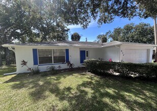 832 Lucerne Cir in Ormond Beach, FL - Building Photo - Building Photo