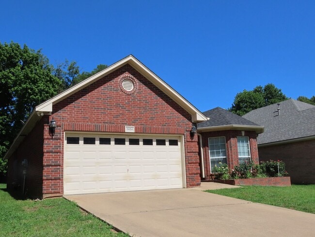 3434 Bienville Dr in Tyler, TX - Building Photo - Building Photo