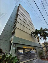 1215 Alexander St in Honolulu, HI - Building Photo