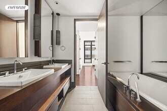 40 Broad St in New York, NY - Building Photo - Building Photo