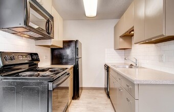 4101 E Iowa in Denver, CO - Building Photo - Interior Photo