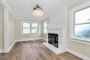 1104 Linwood Rd in Gastonia, NC - Building Photo