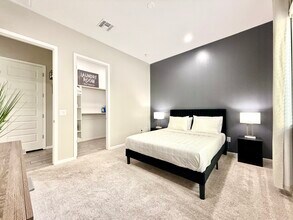 8060 S Desert Indigo Dr in Tucson, AZ - Foto de edificio - Building Photo